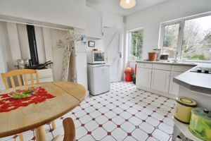 Kitchen/breakfast room- click for photo gallery